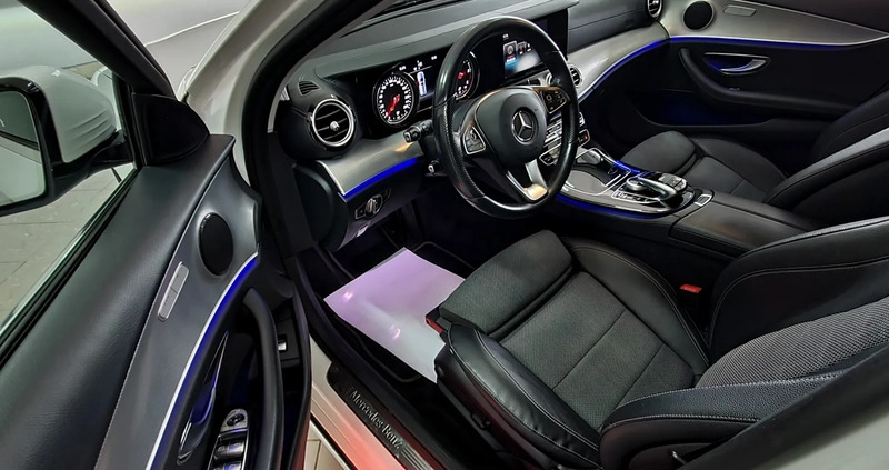 Mercedes-Benz Klasa E cena 89900 przebieg: 193000, rok produkcji 2017 z Grybów małe 631